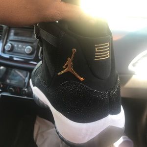Jordan 11s Black Metallic